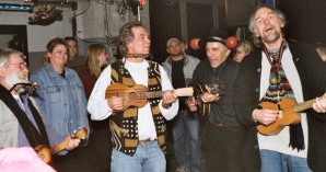 The Masters od Ukulele: von links Walter, Frank, Bernhard Witthueser als Gast und Heri